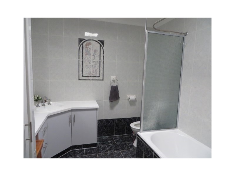 115 Miscamble Street, Roma QLD 4455