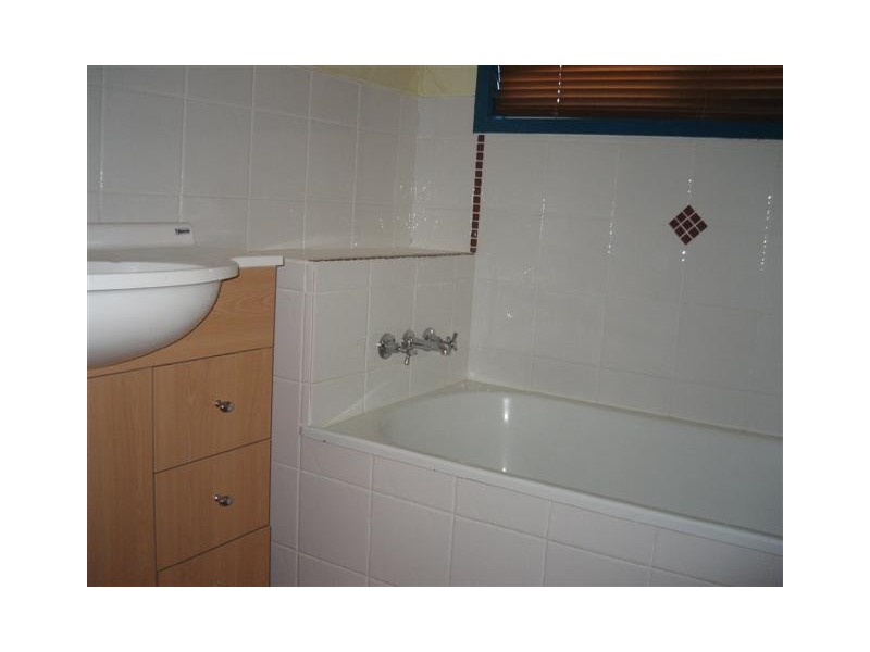 16 Beitz Street, Roma QLD 4455