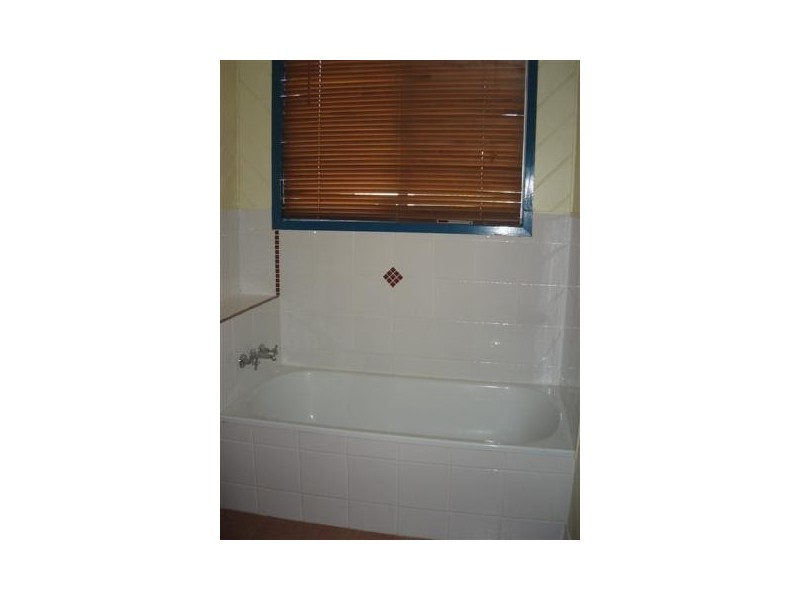 16 Beitz Street, Roma QLD 4455