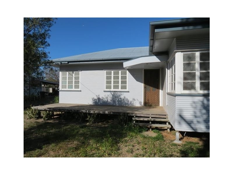 110 Arthur Street, Roma QLD 4455
