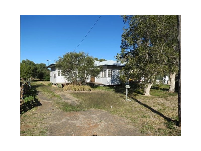 110 Arthur Street, Roma QLD 4455