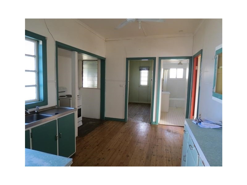 110 Arthur Street, Roma QLD 4455