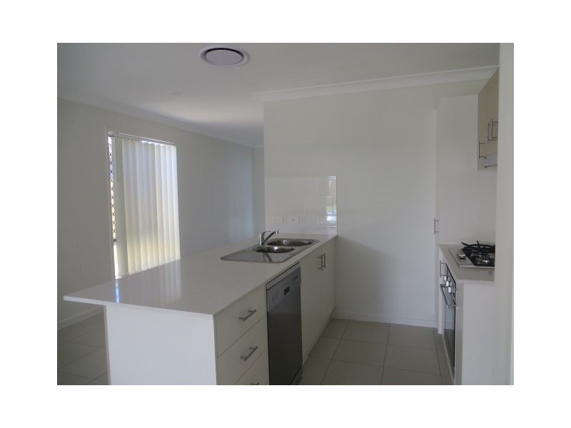 9 Lomandra Avenue, Roma QLD 4455