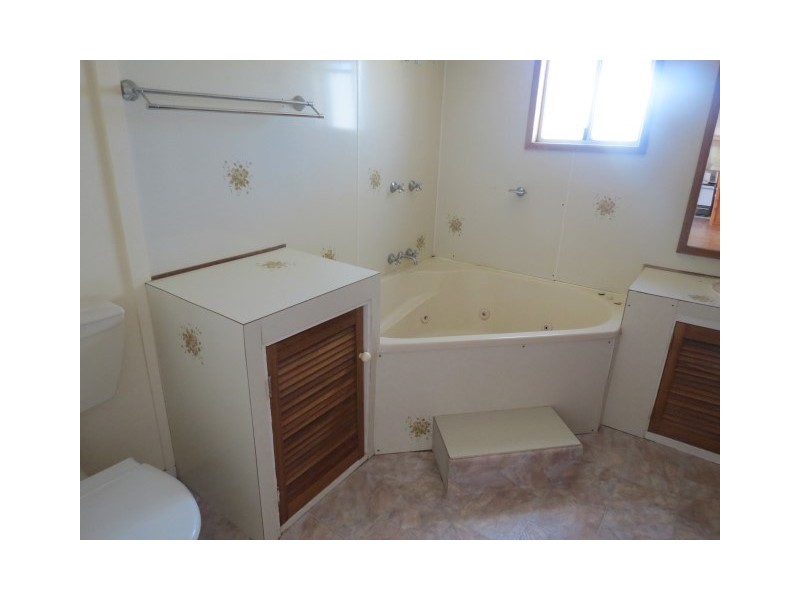 96 Chrystal Street, Roma QLD 4455