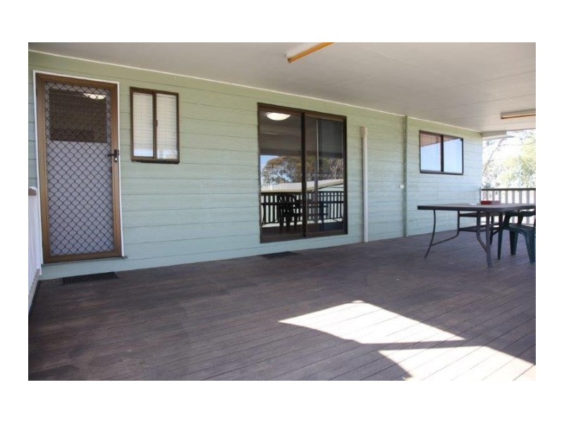 11 Roslyn Drive, Roma QLD 4455