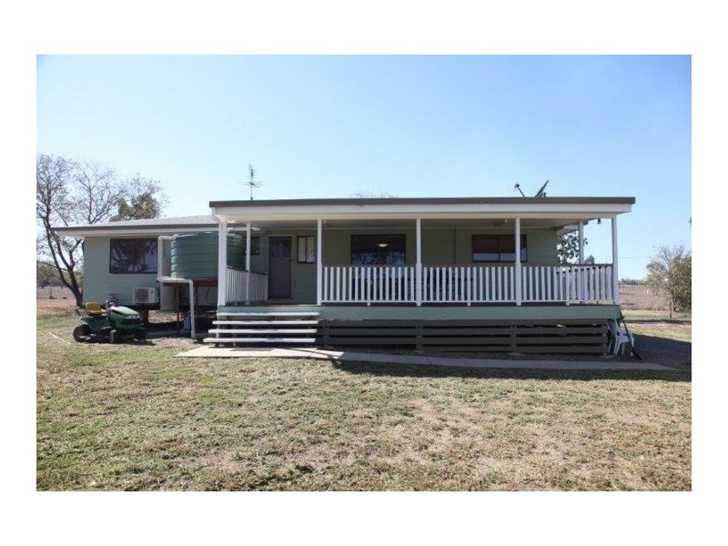 11 Roslyn Drive, Roma QLD 4455