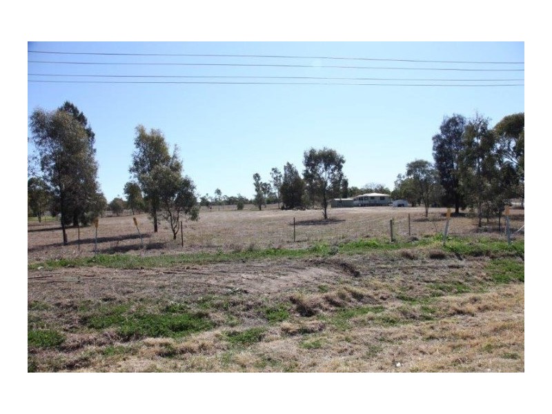 11 Roslyn Drive, Roma QLD 4455