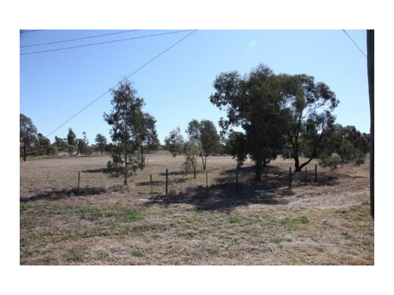 11 Roslyn Drive, Roma QLD 4455