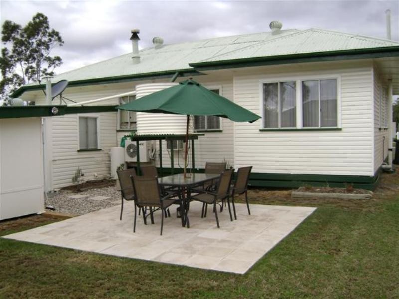 17 Hoffman Street, Roma QLD 4455