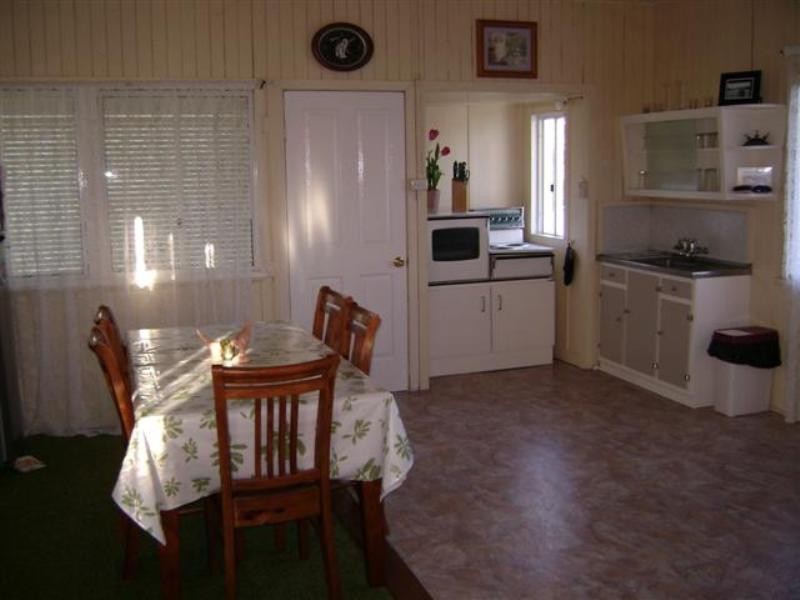 17 Hoffman Street, Roma QLD 4455