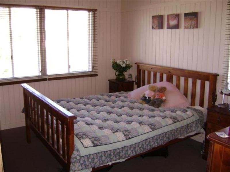 17 Hoffman Street, Roma QLD 4455
