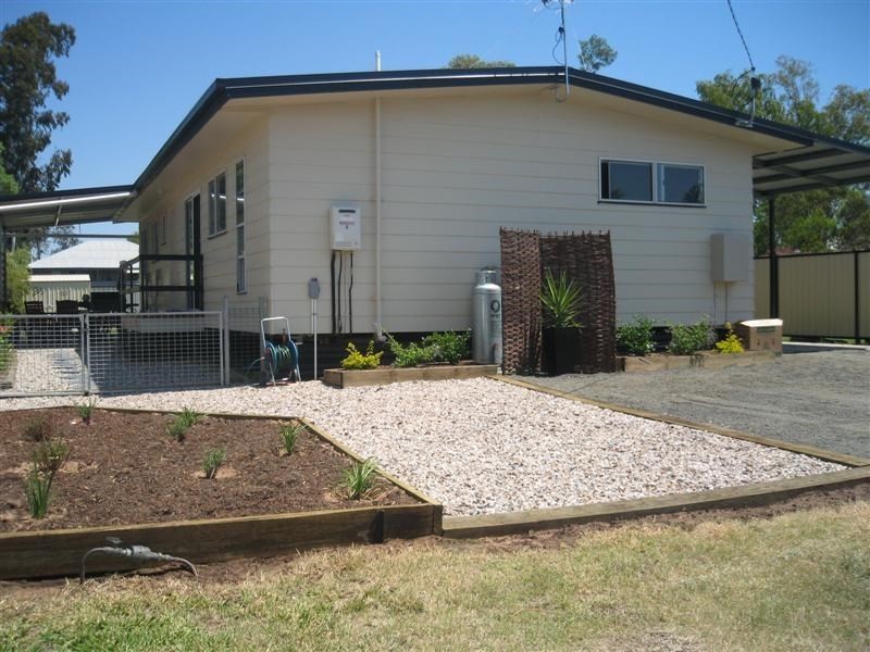 30 Hoffman Street, Roma QLD 4455