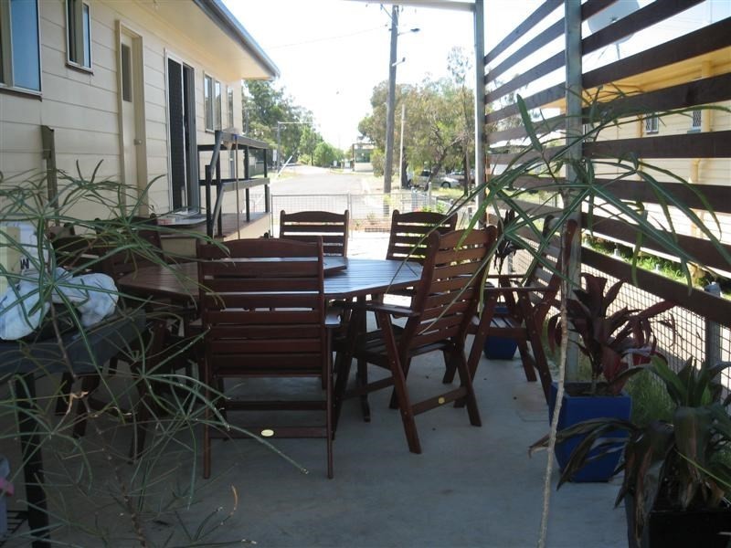 30 Hoffman Street, Roma QLD 4455