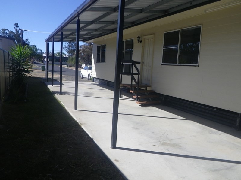 30 Hoffman Street, Roma QLD 4455