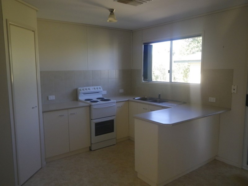 30 Hoffman Street, Roma QLD 4455