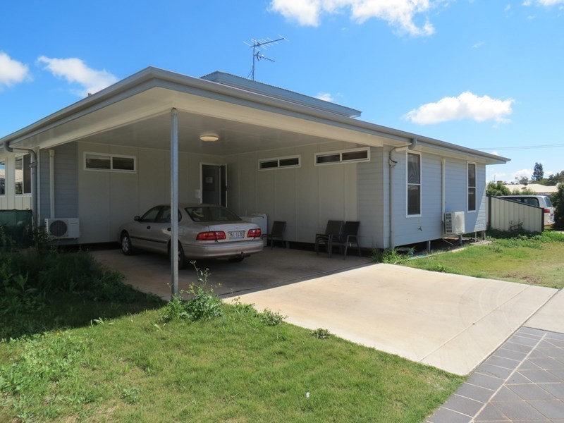 8/2 Harms Street, Roma QLD 4455