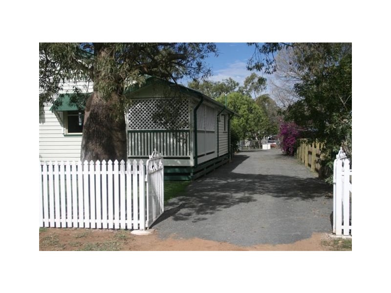 80 Quintin Street, Roma QLD 4455