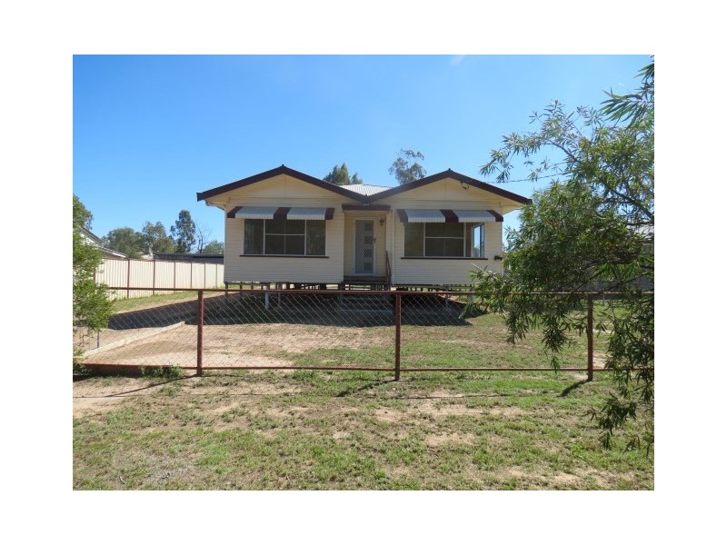 13 Charles Street, Roma QLD 4455