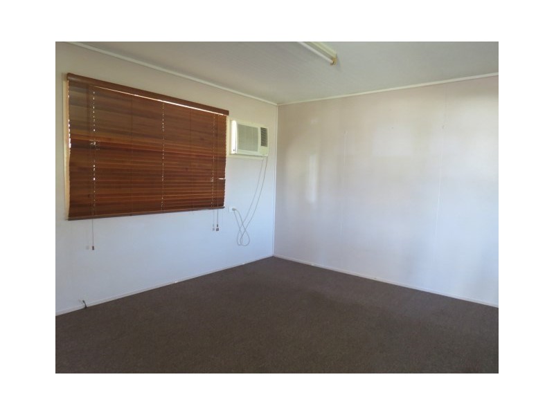 17 Chrystal Street, Roma QLD 4455