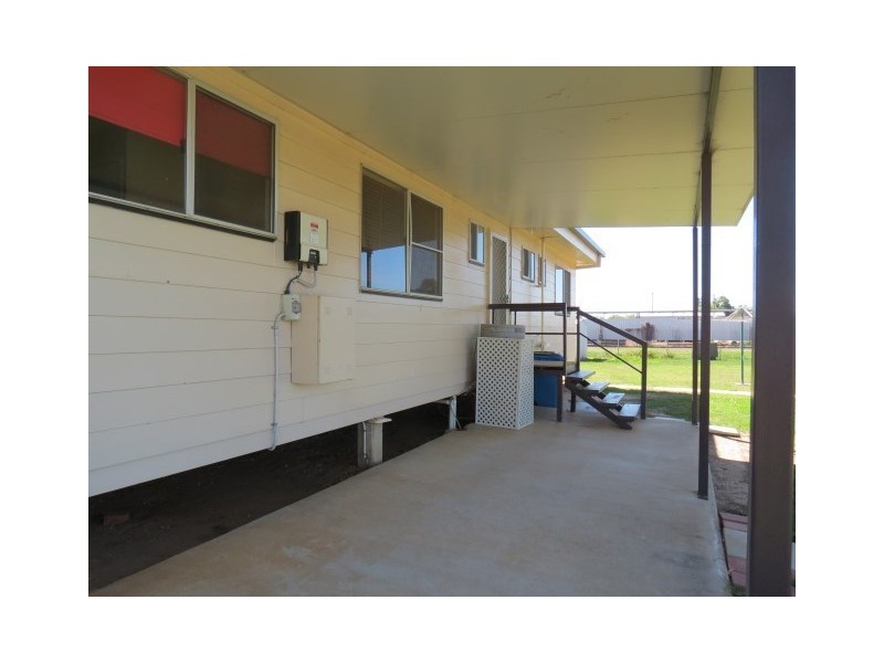 17 Chrystal Street, Roma QLD 4455