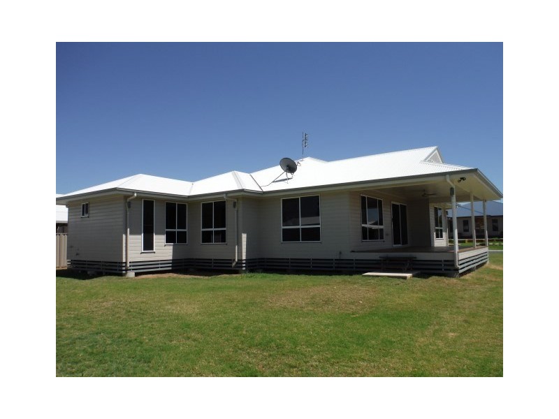 10 Beetson Drive, Roma QLD 4455