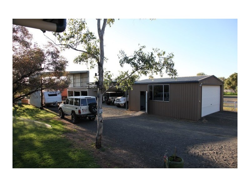 28-32 Edwardes Street, Roma QLD 4455