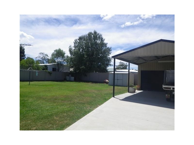 37 Bowen Street, Roma QLD 4455