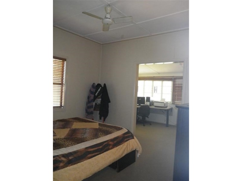 37 Bowen Street, Roma QLD 4455