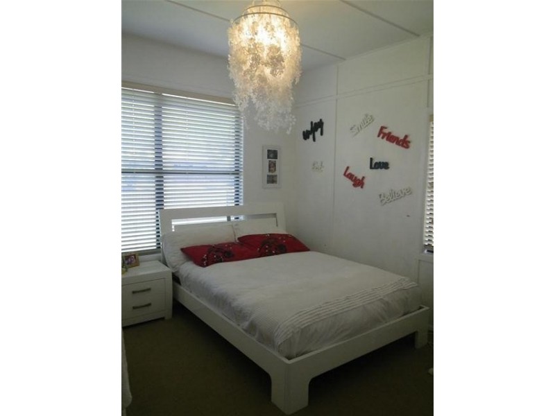 37 Bowen Street, Roma QLD 4455