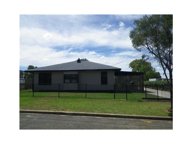 37 Bowen Street, Roma QLD 4455