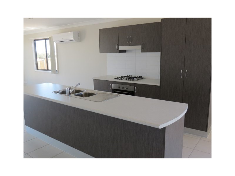 76A Currey Street, Roma QLD 4455