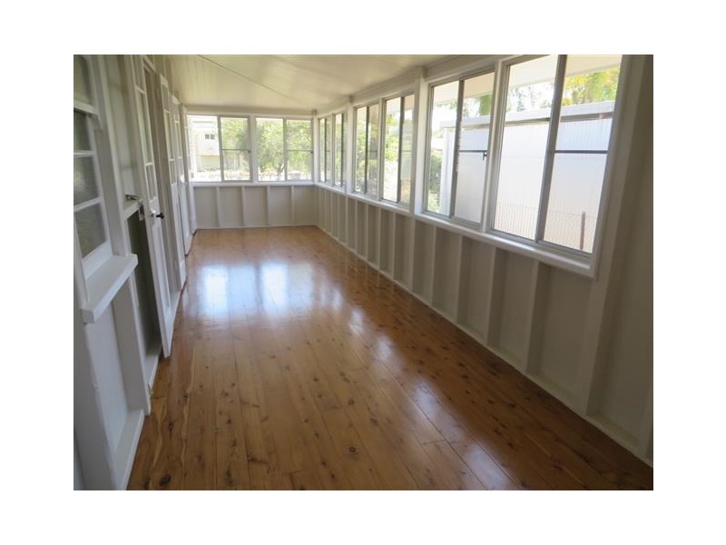 16 Twine Street, Roma QLD 4455