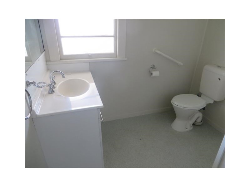 16 Twine Street, Roma QLD 4455