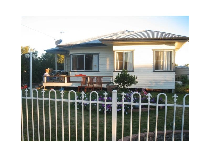 48 Russell Street, Wallumbilla QLD 4428