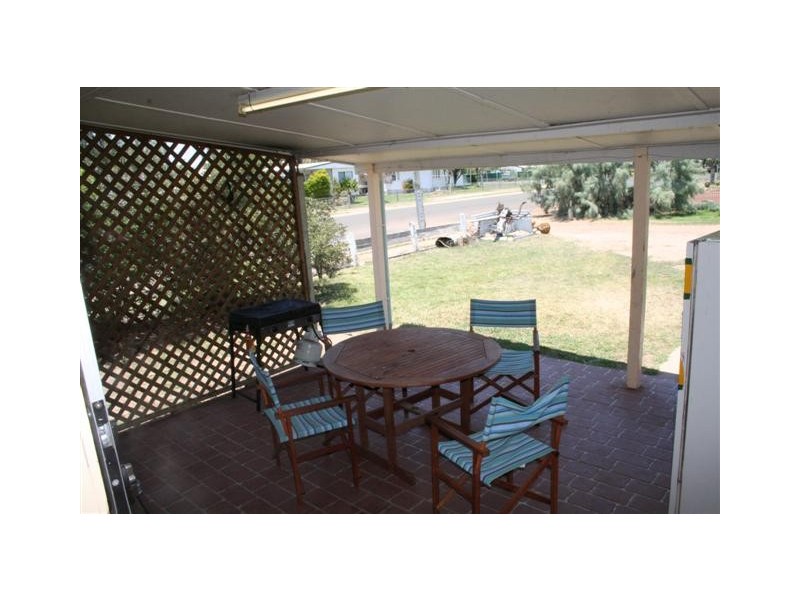 2 Saunders Street, Roma QLD 4455