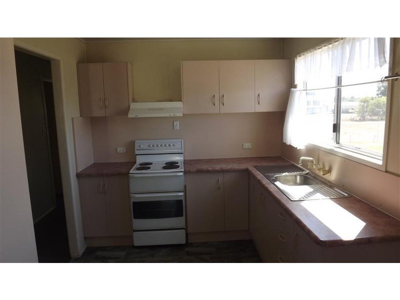 86 Gregory Street, Roma QLD 4455