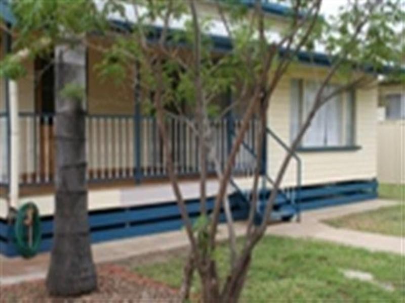 74 Raglan Street, Roma QLD 4455