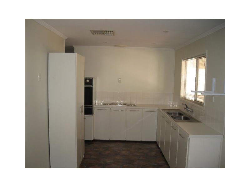 17 Howard Street, Roma QLD 4455