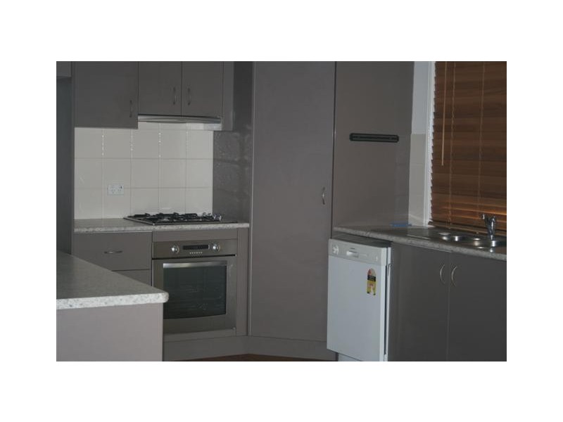 52 Raglan Street, Roma QLD 4455