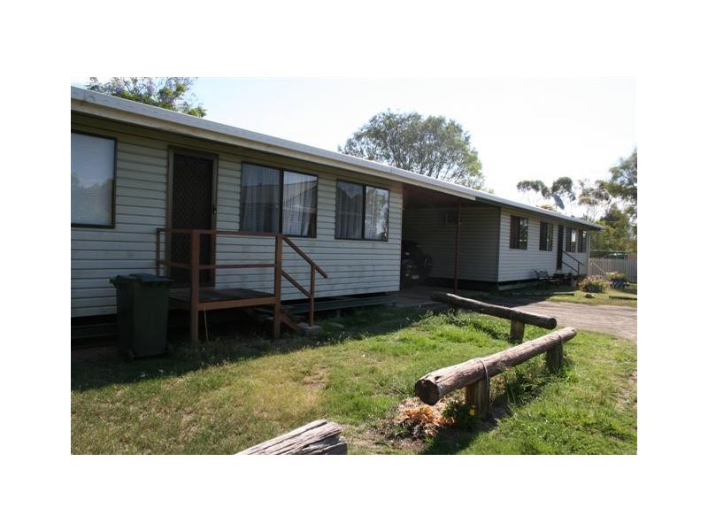 Flat 2/138 Arthur Street, Roma QLD 4455