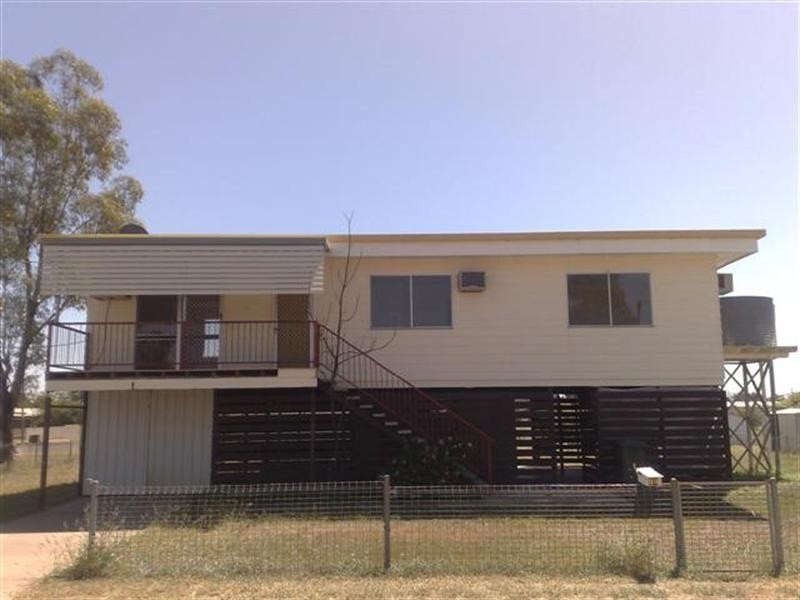 33 Chrystal Street, Roma QLD 4455