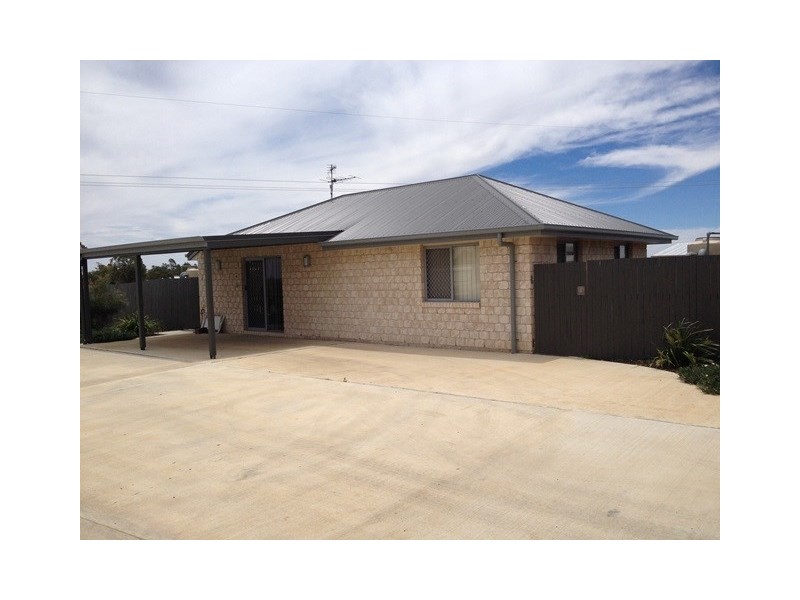 2/43 Robusta Drive, Roma QLD 4455