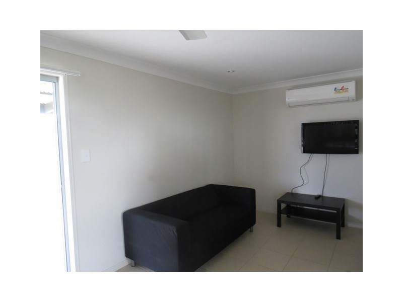 2/43 Robusta Drive, Roma QLD 4455