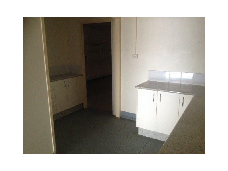121 McDowall Street, Roma QLD 4455