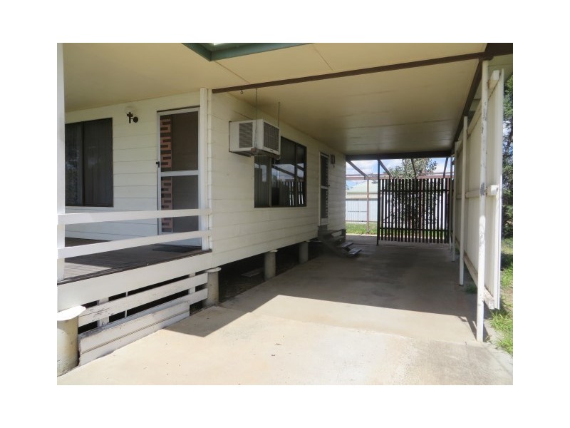 32 Howard Street, Roma QLD 4455