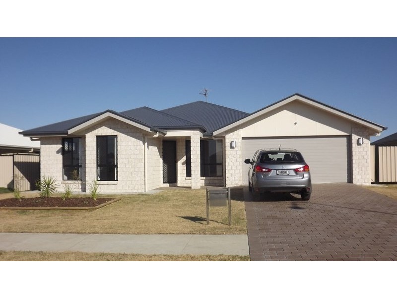 104 Taylor Street, Roma QLD 4455