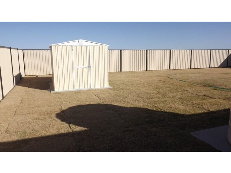 104 Taylor Street, Roma QLD 4455