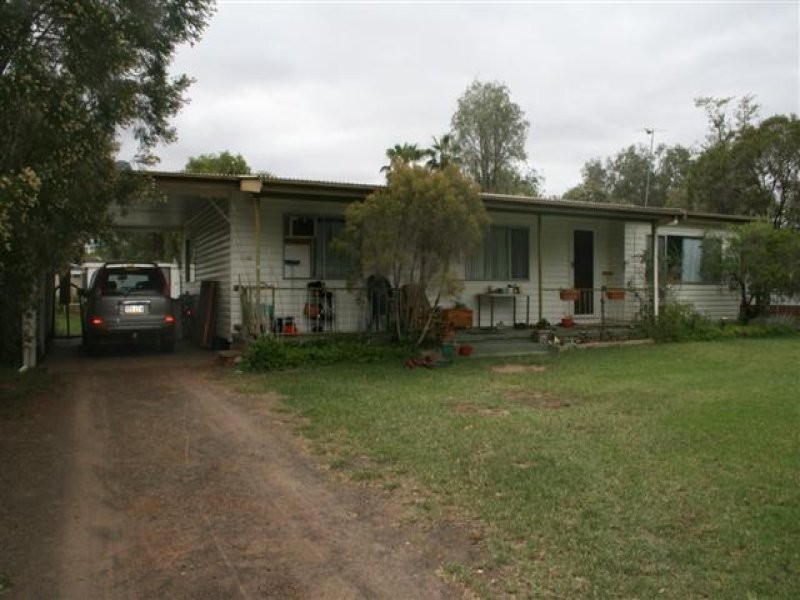 4 Howard Street, Roma QLD 4455