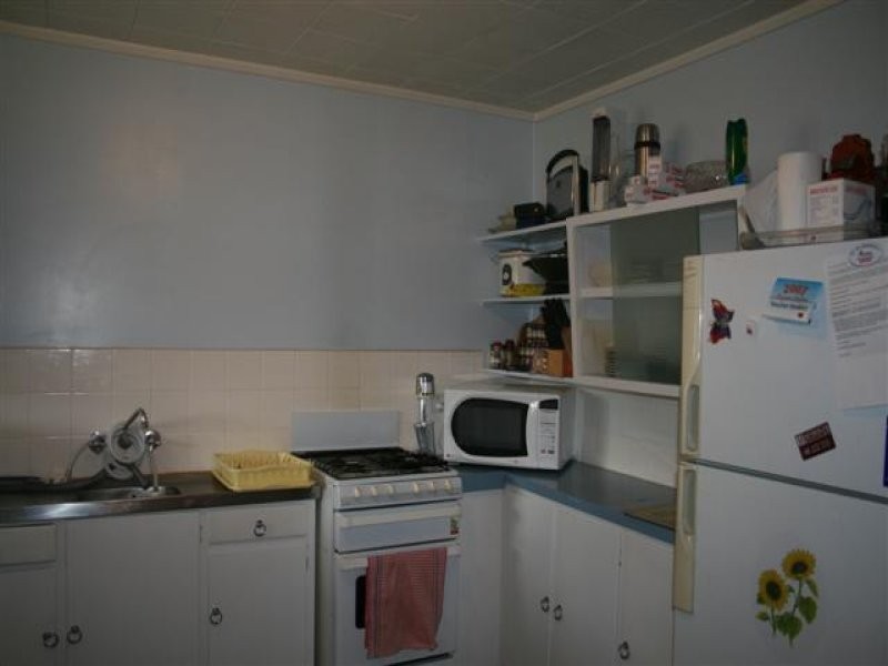 4 Howard Street, Roma QLD 4455