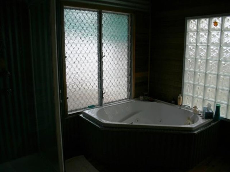 11 Major Street, Roma QLD 4455